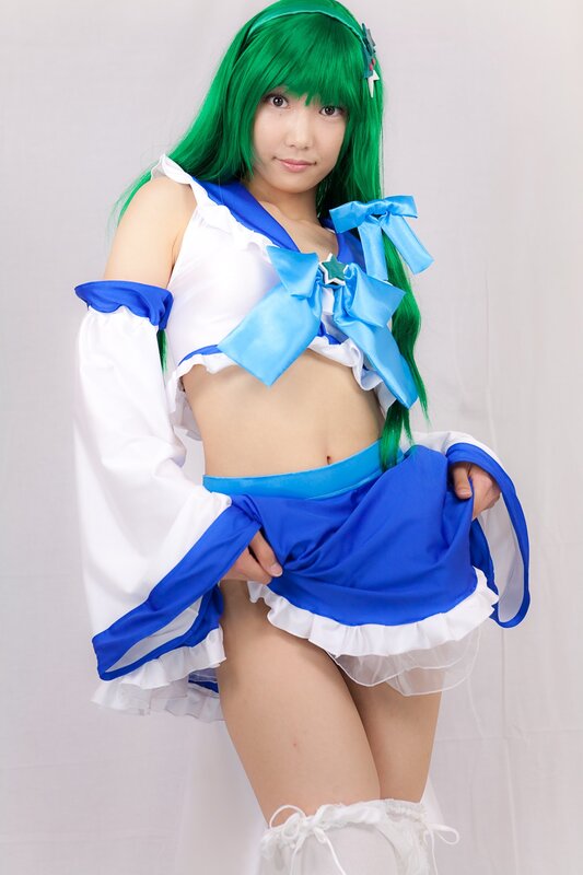 cosplayer in blue and white outfit