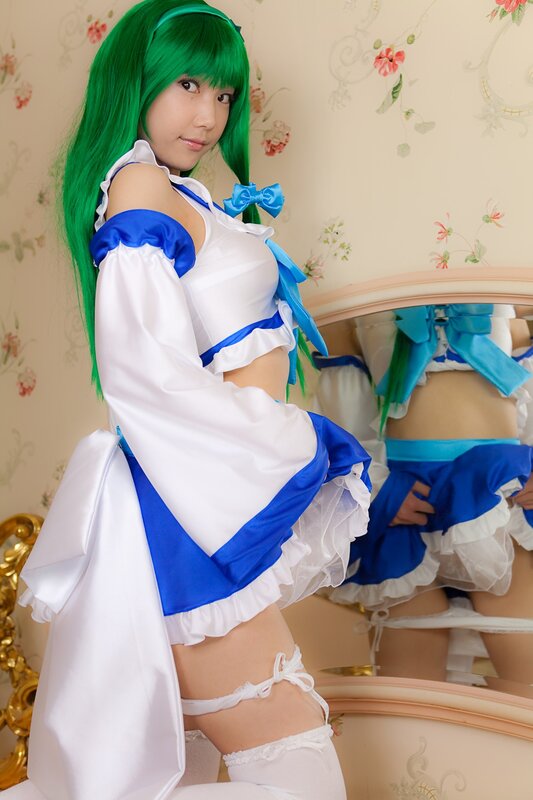 cosplayer in blue and white outfit