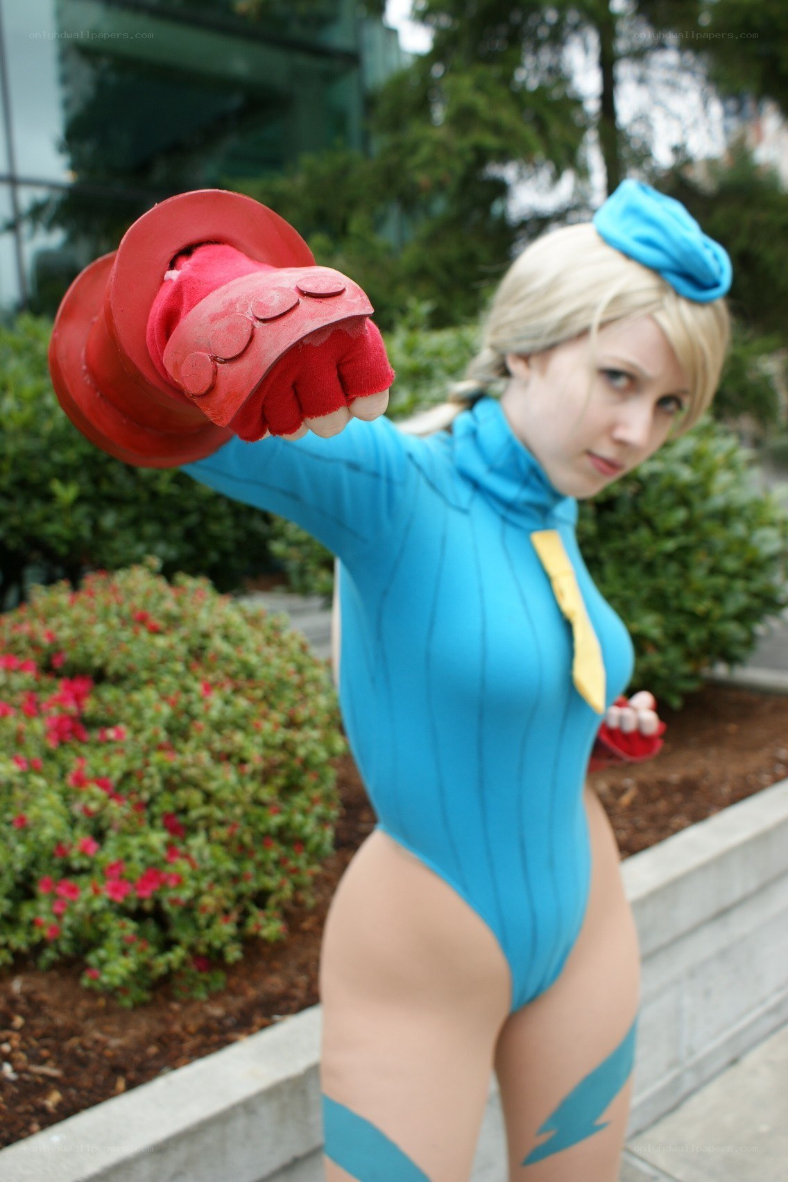 cosplayer in blue bodysuit