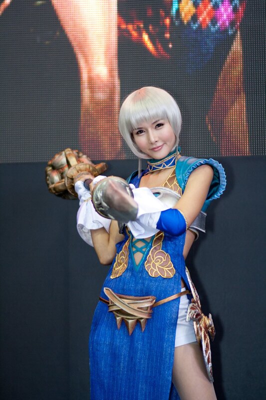 Cosplayer in Blue Costume — Confident, Photograph
