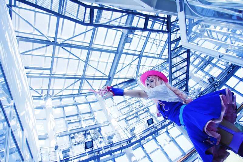 cosplayer in blue dress