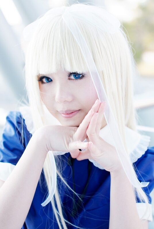 cosplayer in blue dress