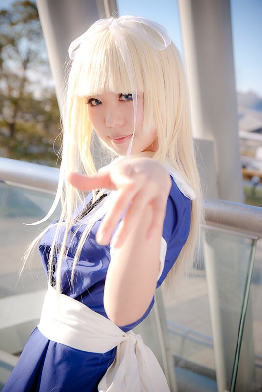 cosplayer in blue dress