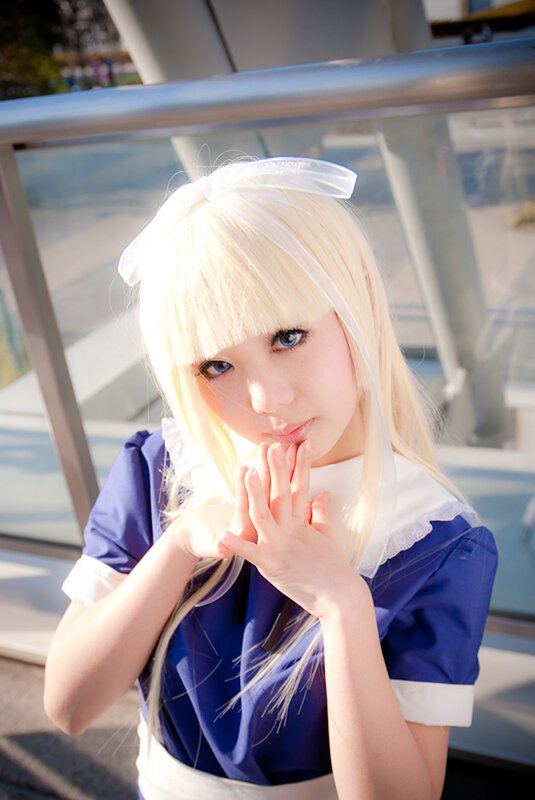 cosplayer in blue dress