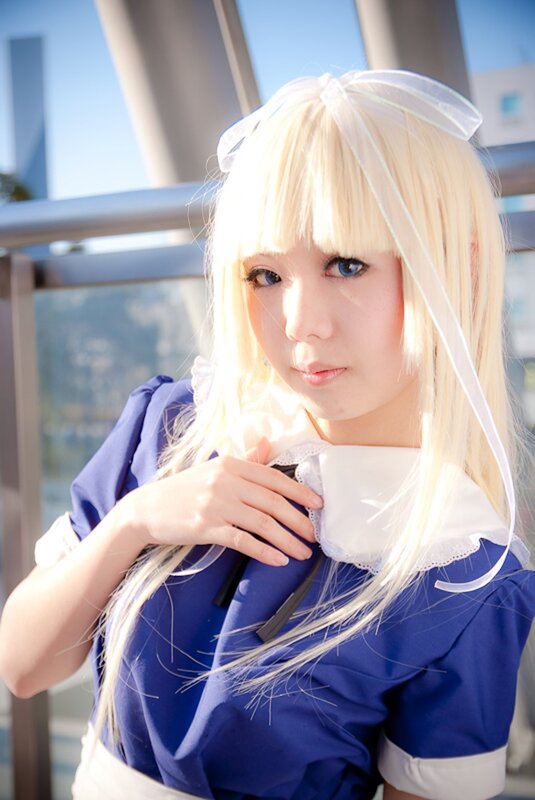 cosplayer in blue dress