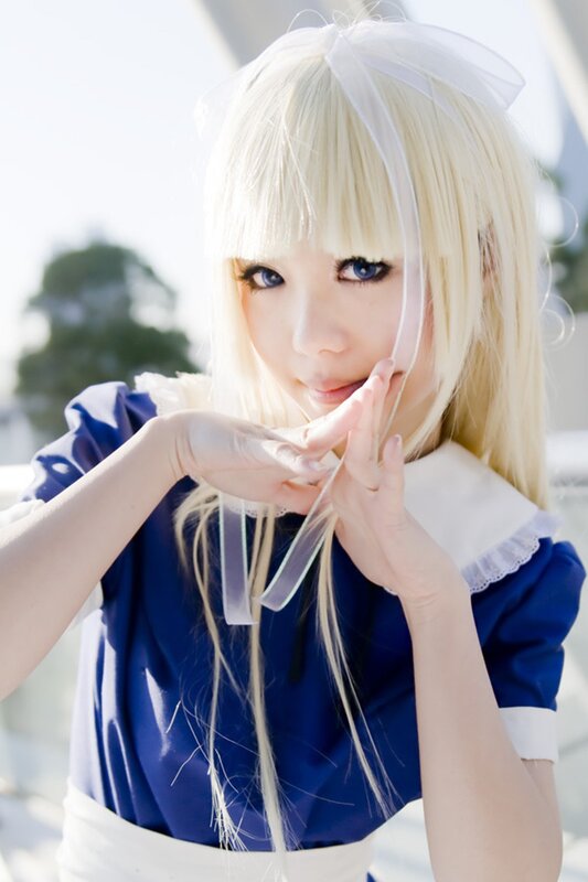 cosplayer in blue dress