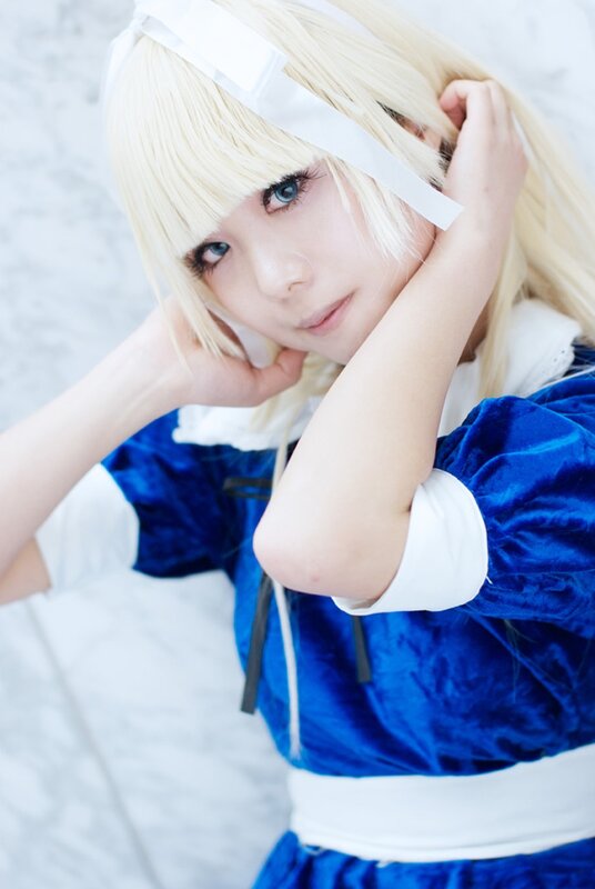 cosplayer in blue dress