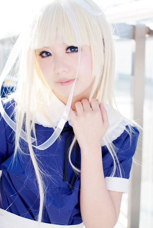 cosplayer in blue dress