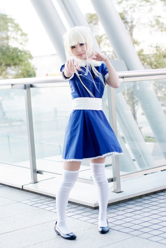cosplayer in blue dress