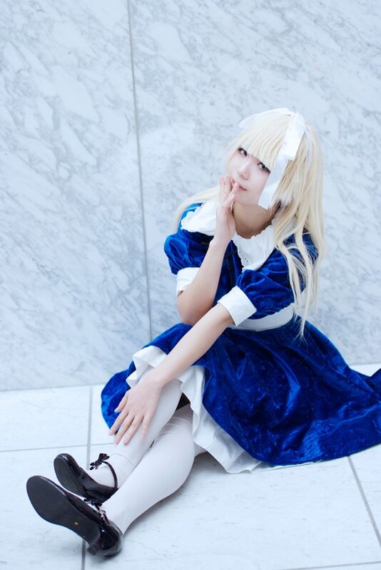 cosplayer in blue dress