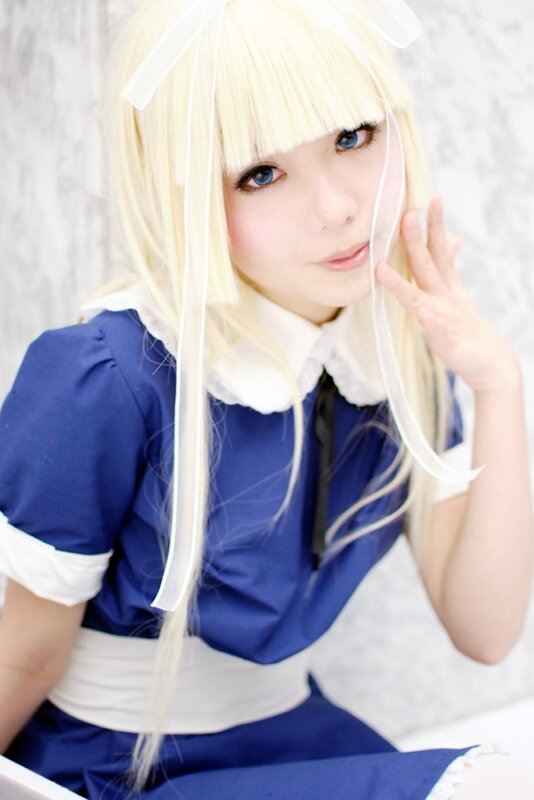 cosplayer in blue dress