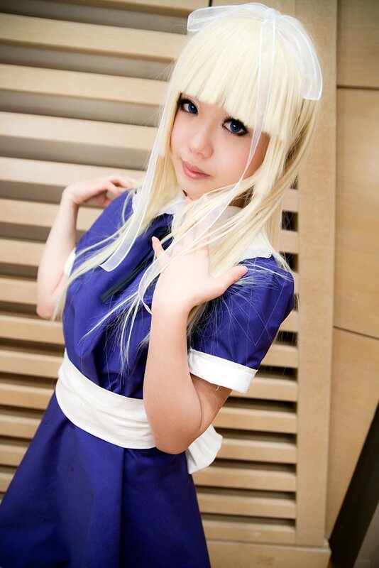cosplayer in blue dress