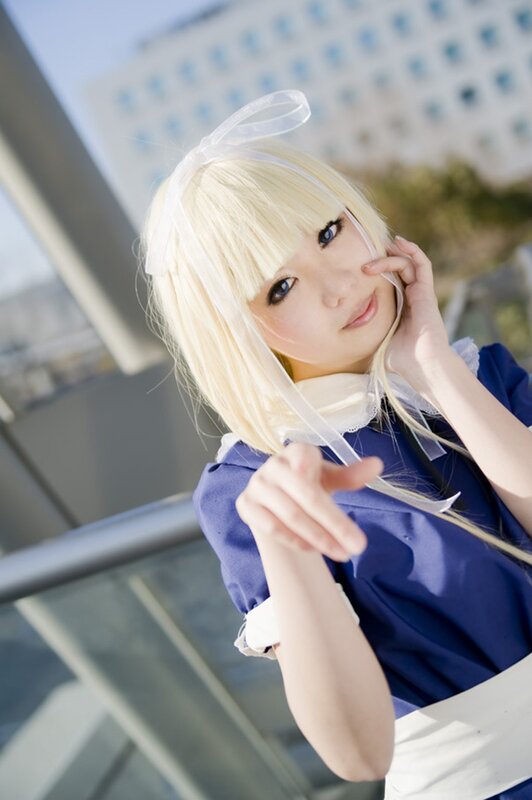 cosplayer in blue dress