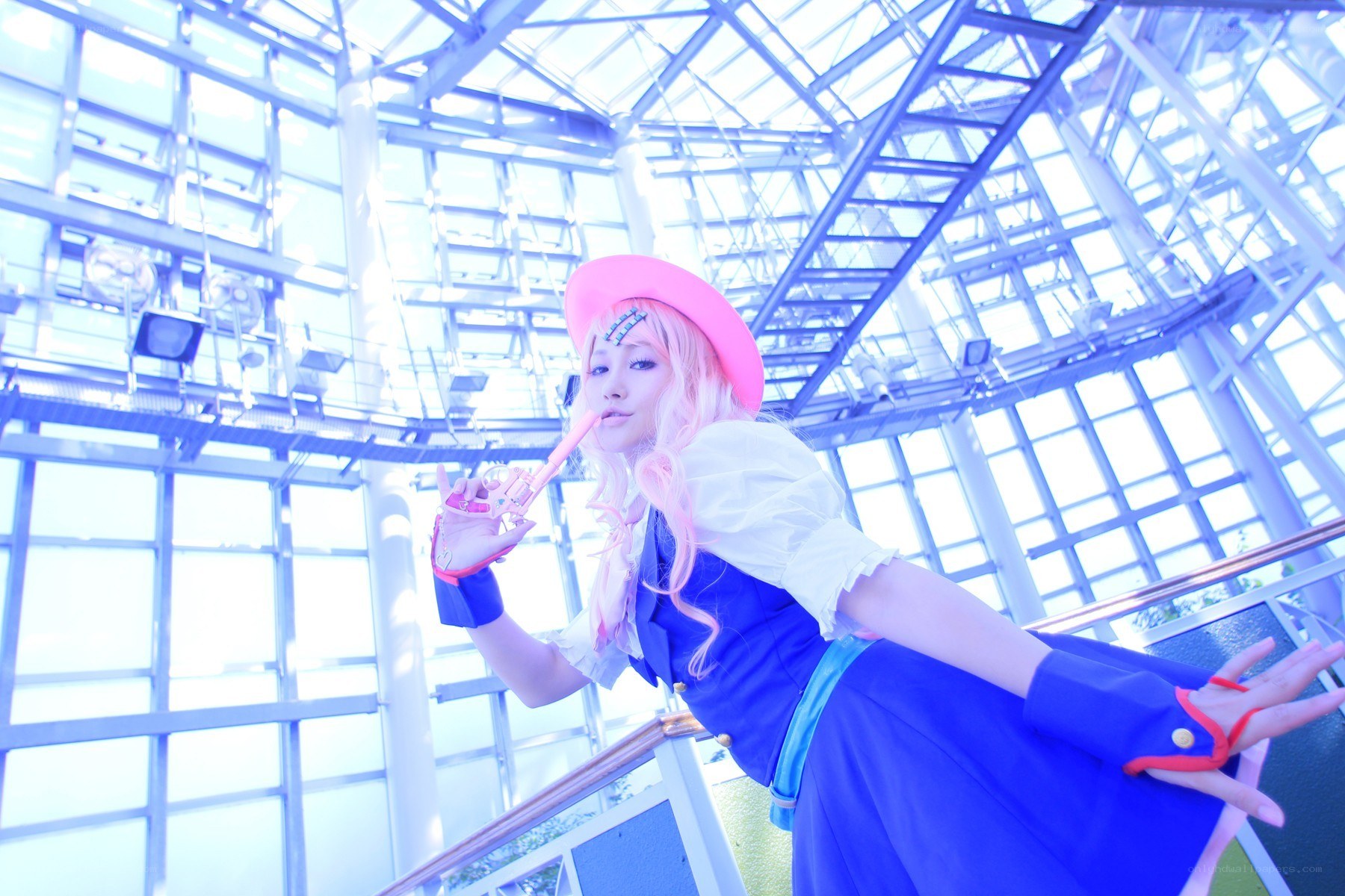 cosplayer in blue dress