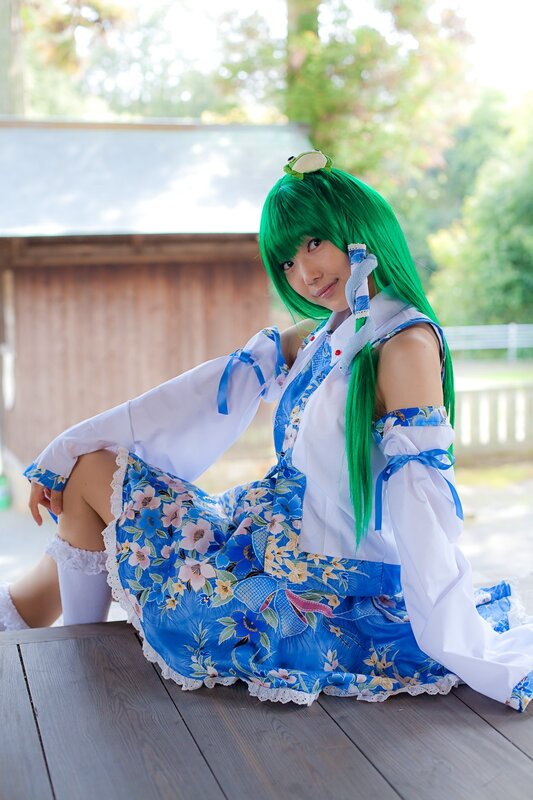 cosplayer in blue floral dress