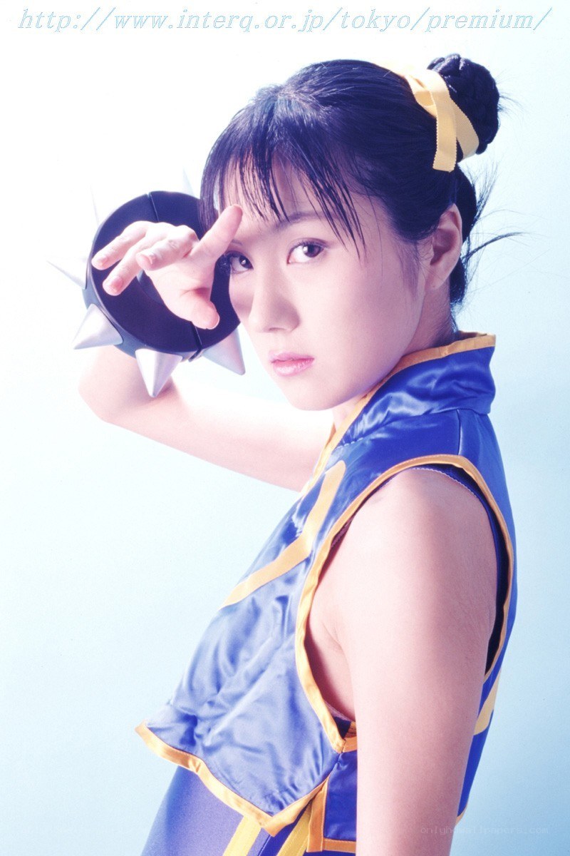cosplayer in blue outfit