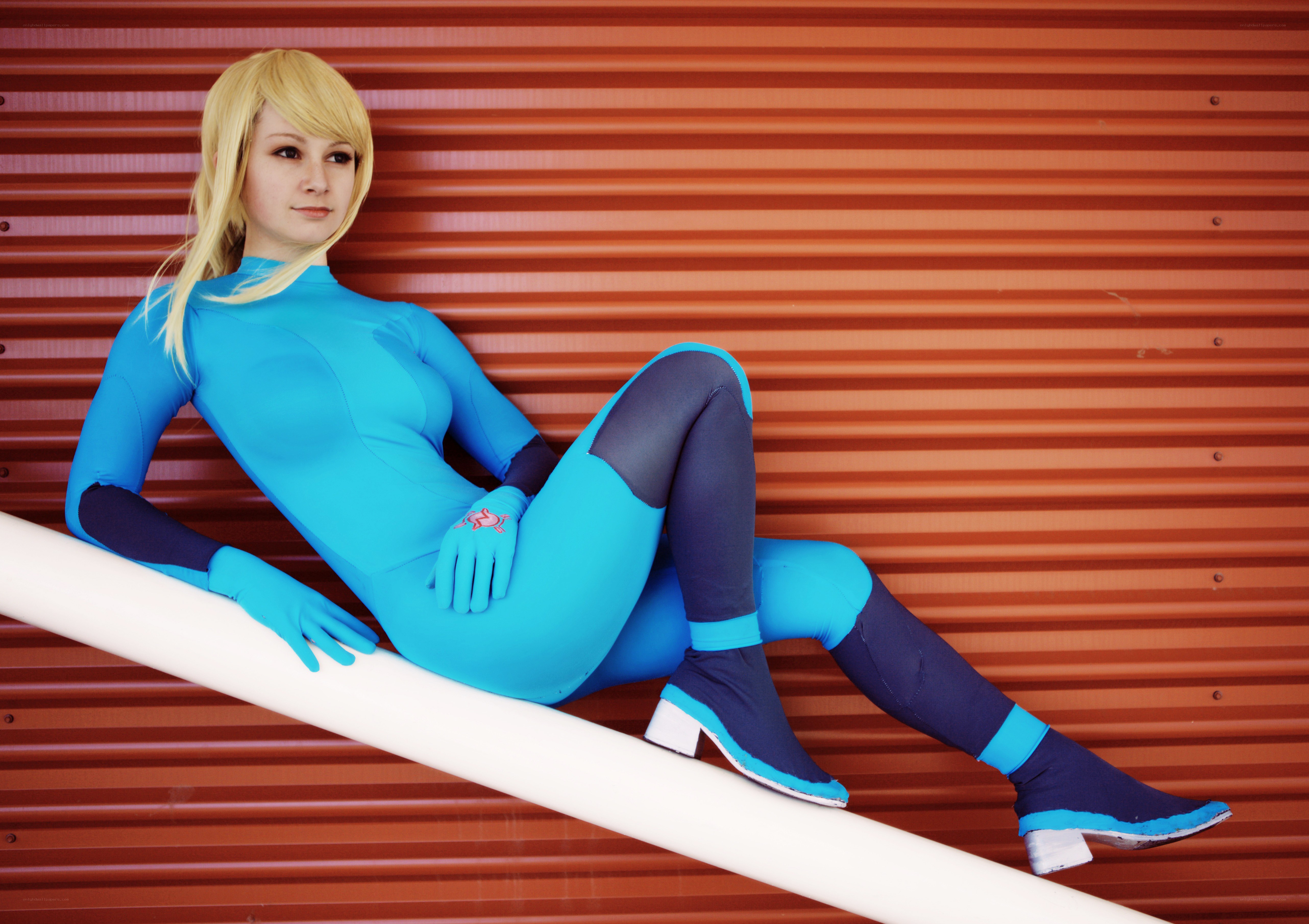 cosplayer in blue suit