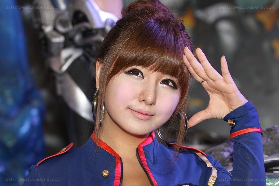cosplayer in blue uniform