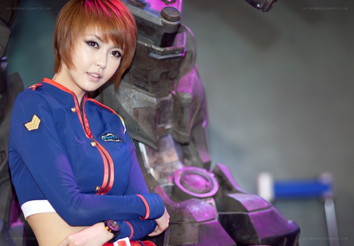 cosplayer in blue uniform