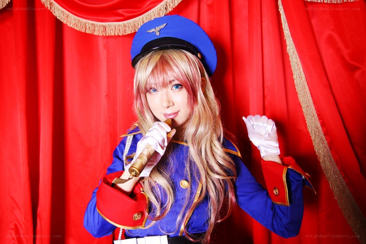 cosplayer in blue uniform