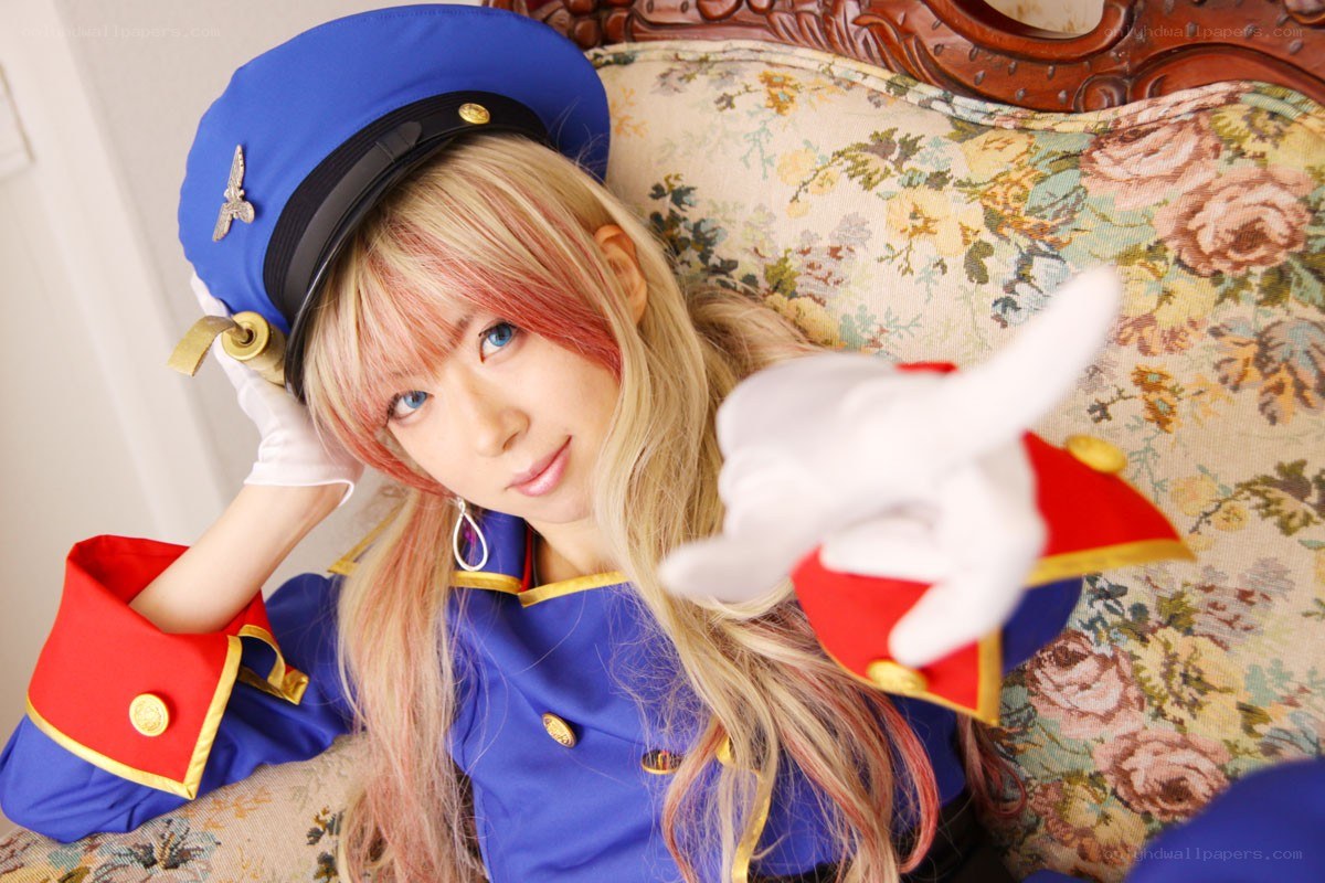 cosplayer in blue uniform
