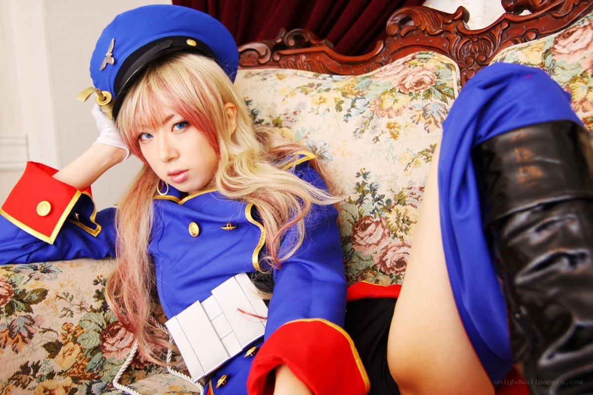 cosplayer in blue uniform