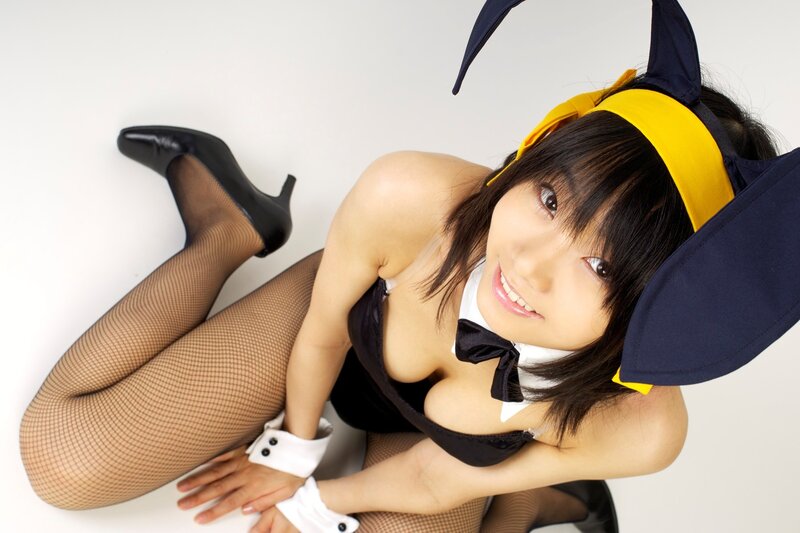 cosplayer in bunny costume