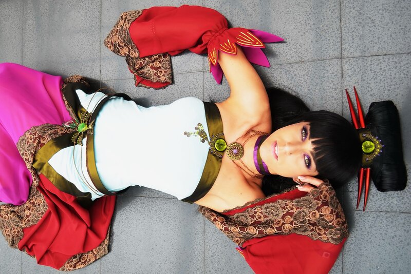 cosplayer in colorful costume