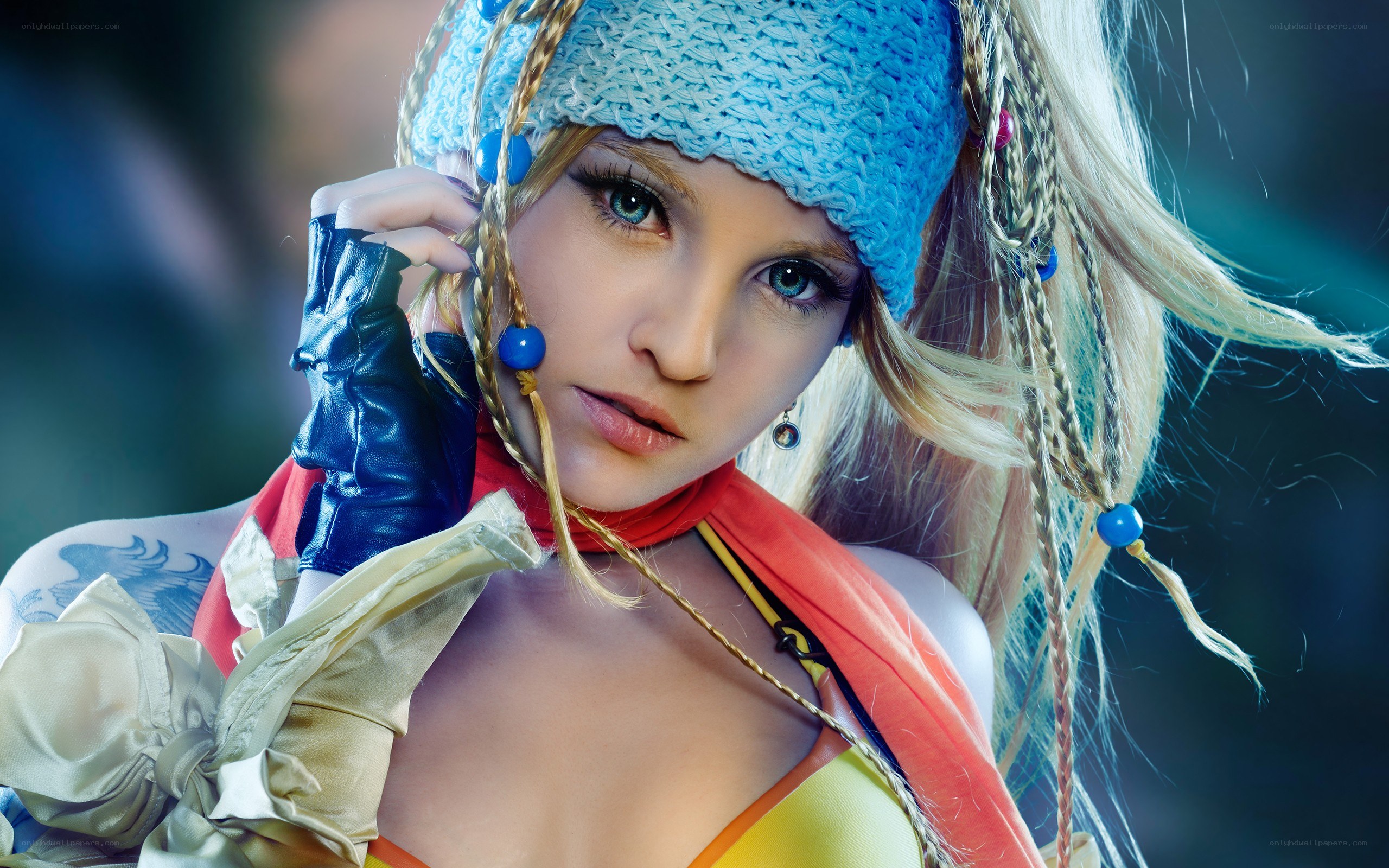 cosplayer in colorful costume