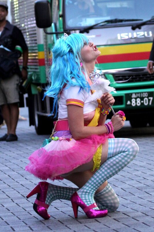 cosplayer in colorful costume