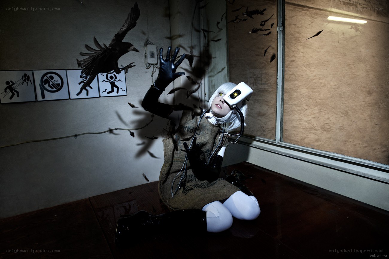 cosplayer in dark room with crows