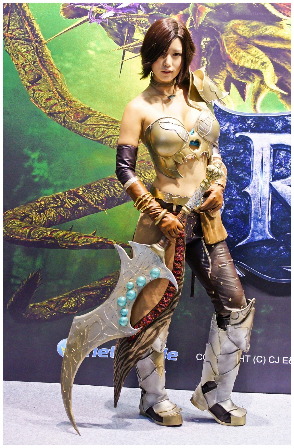 cosplayer in fantasy armor