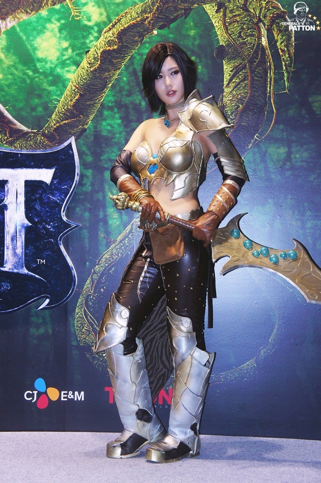 cosplayer in fantasy armor