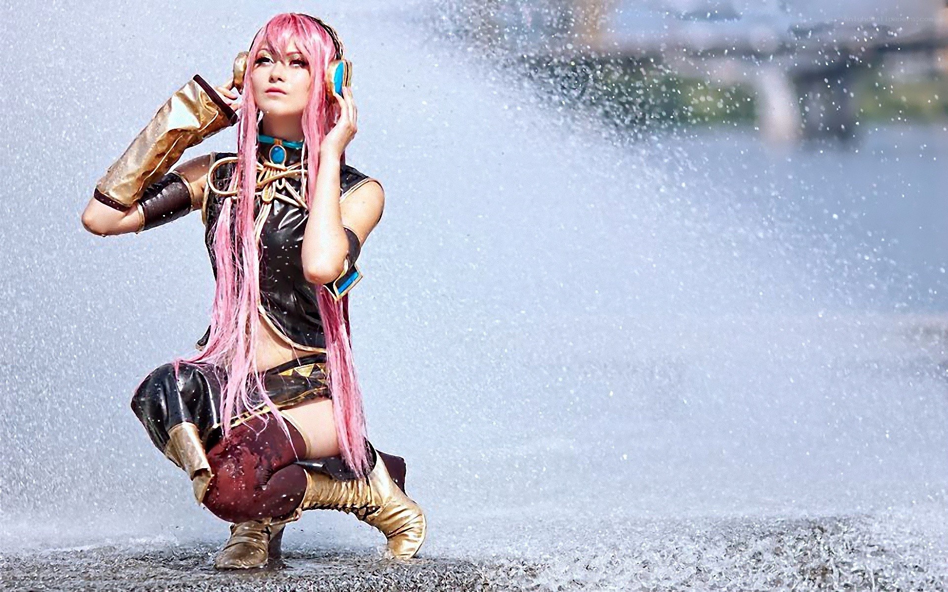 cosplayer in fountain