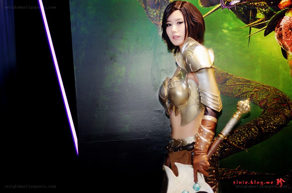 cosplayer in golden armor