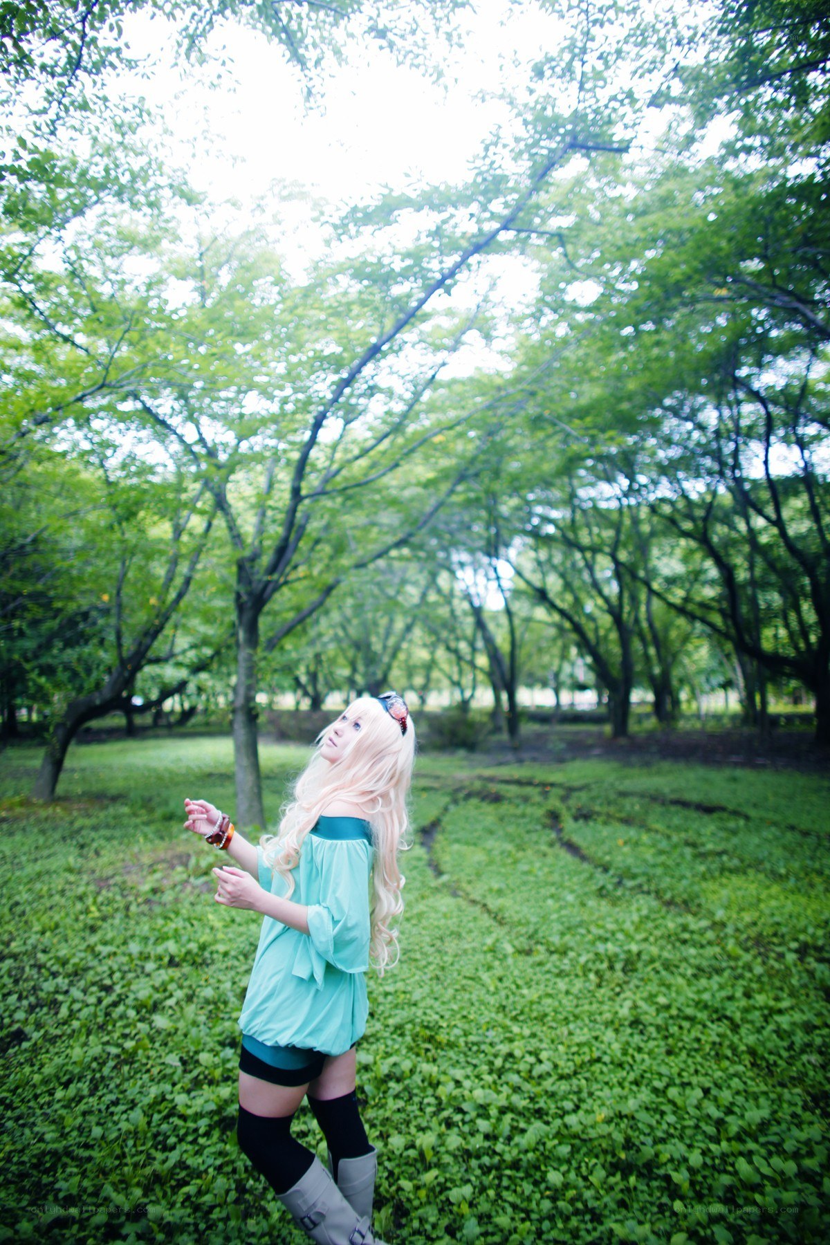 cosplayer in green park