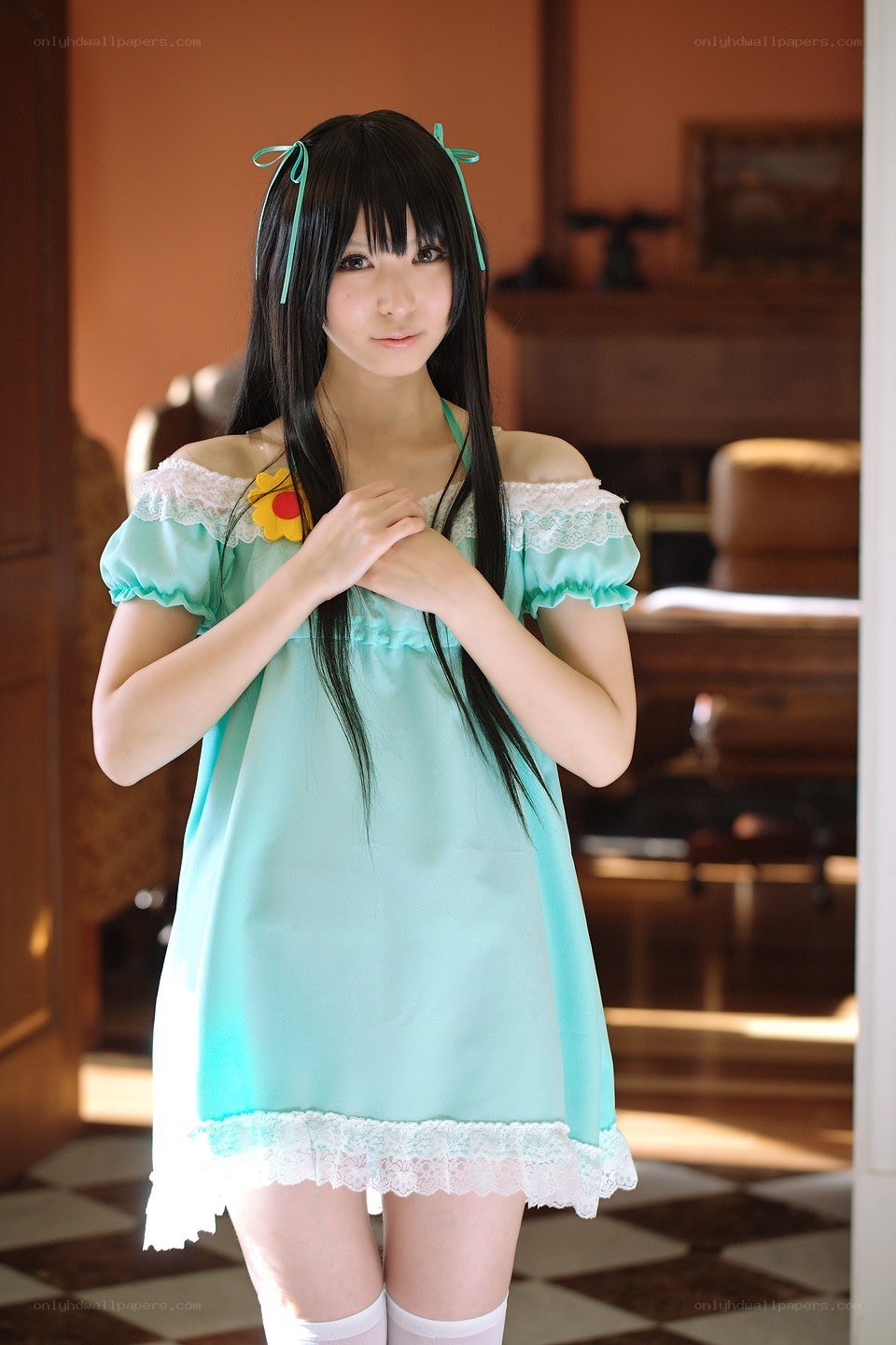 cosplayer in light blue dress