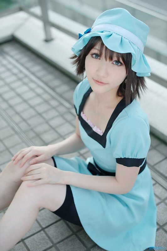 cosplayer in light blue dress