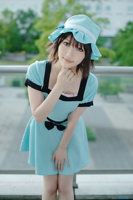 cosplayer in light blue dress