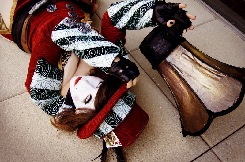 cosplayer in mad hatter costume