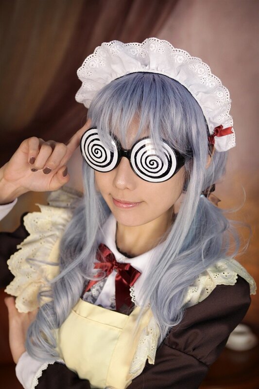cosplayer in maid outfit