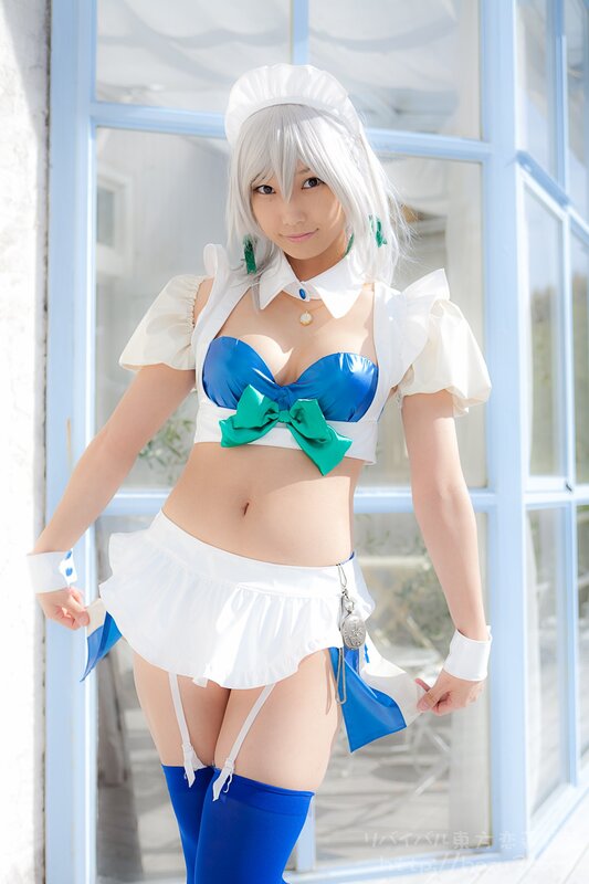 cosplayer in maid outfit