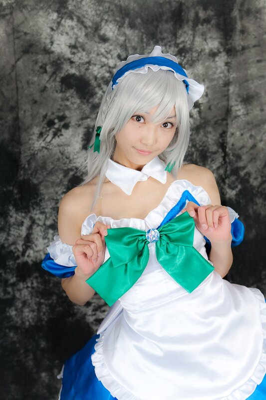 cosplayer in maid outfit