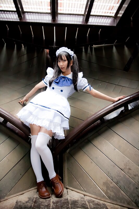 cosplayer in maid outfit