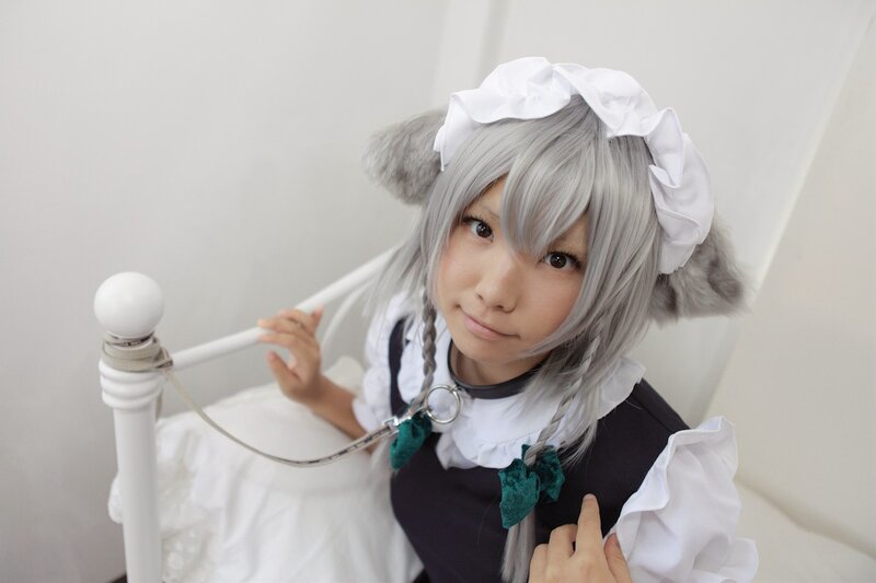 cosplayer in maid outfit