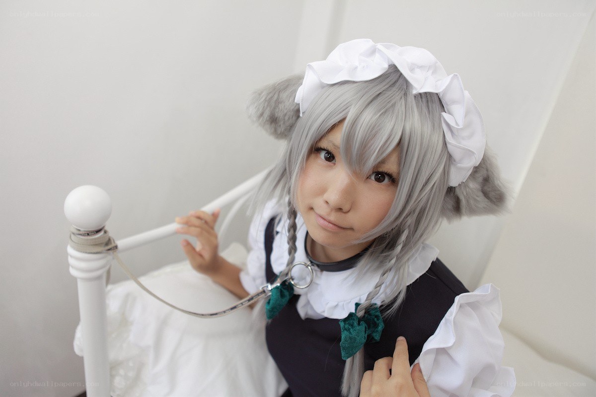 cosplayer in maid outfit