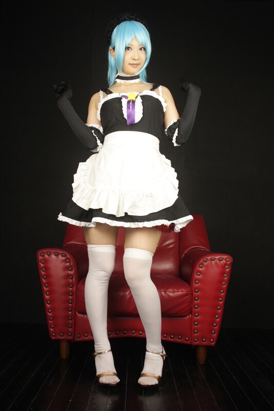 cosplayer in maid outfit