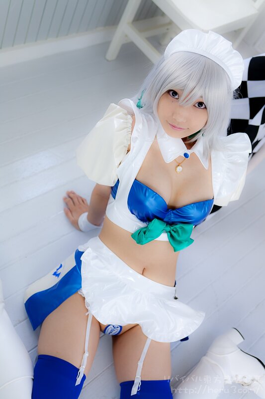 cosplayer in maid outfit