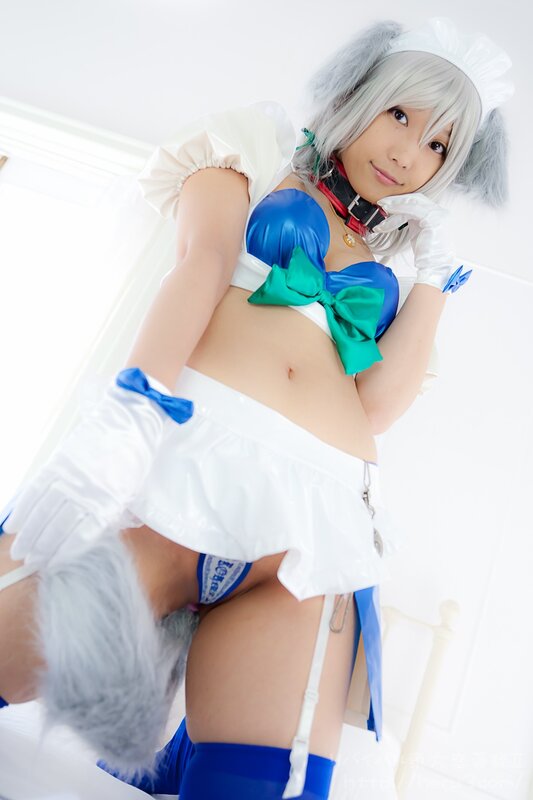 cosplayer in maid outfit