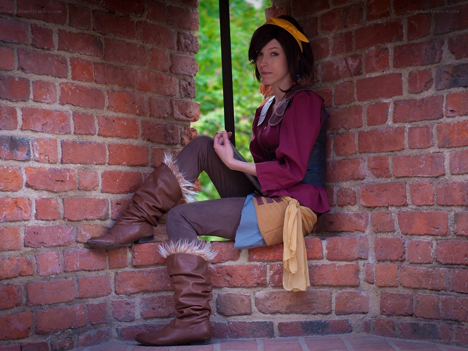 cosplayer in medieval costume
